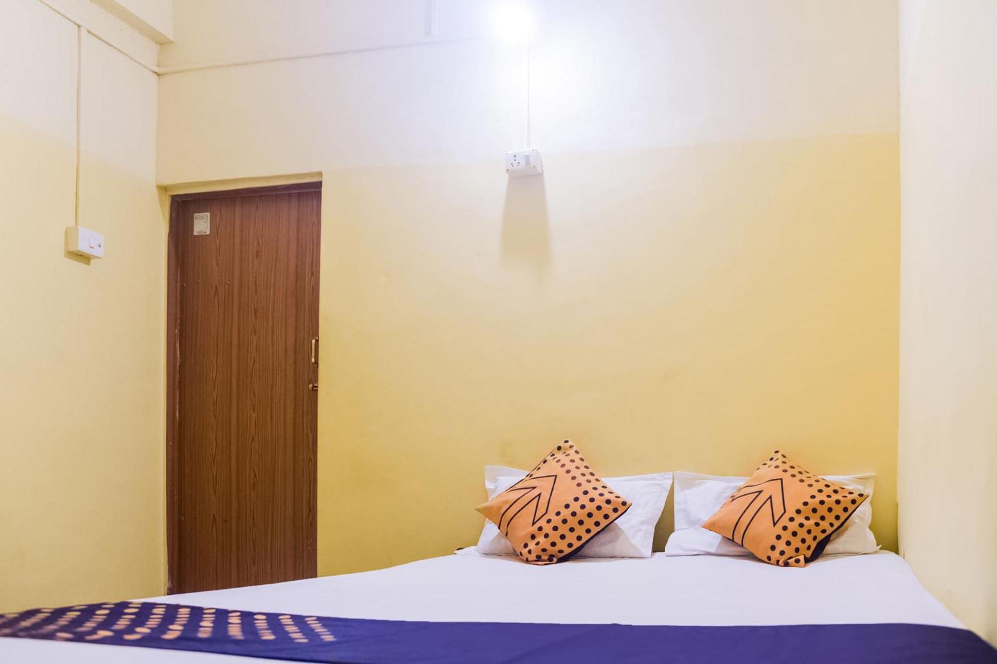 SPOT ON 76575 Tulsi Guest House Brahmapur Extérieur photo