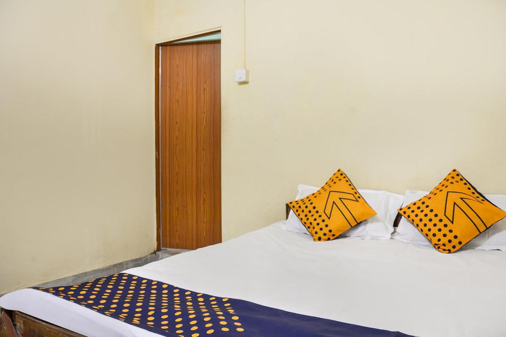 SPOT ON 76575 Tulsi Guest House Brahmapur Extérieur photo