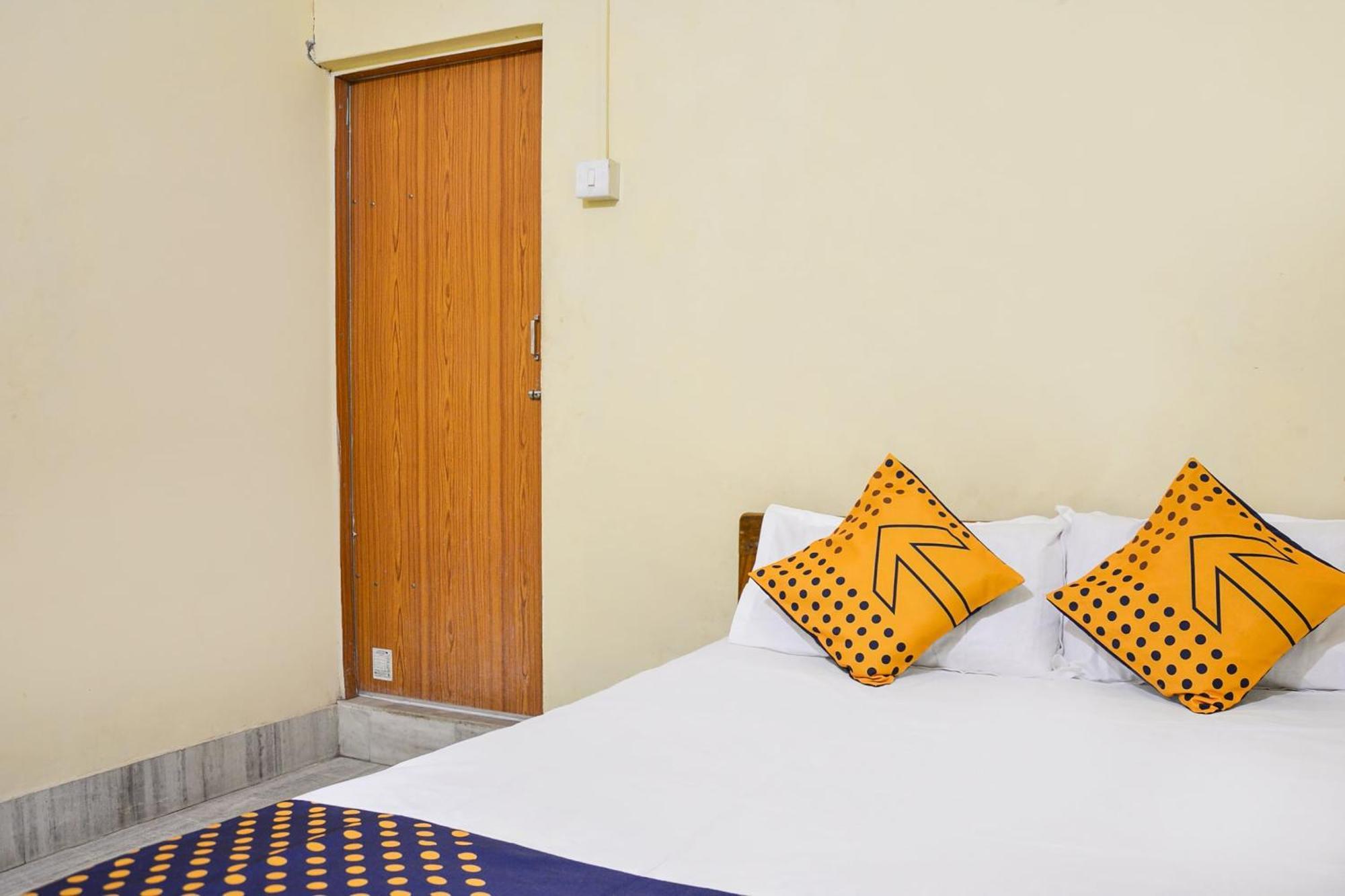 SPOT ON 76575 Tulsi Guest House Brahmapur Extérieur photo