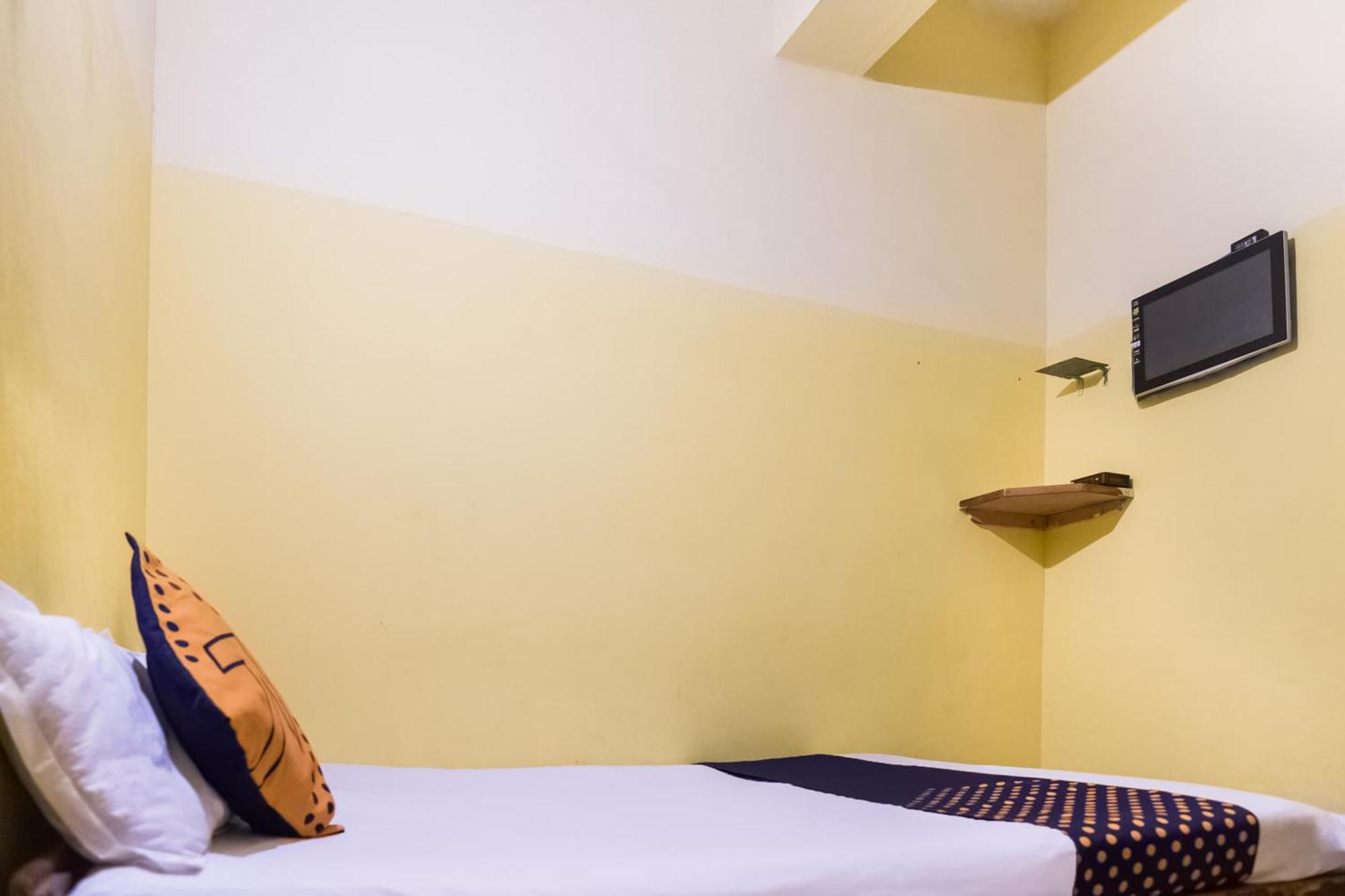 SPOT ON 76575 Tulsi Guest House Brahmapur Extérieur photo