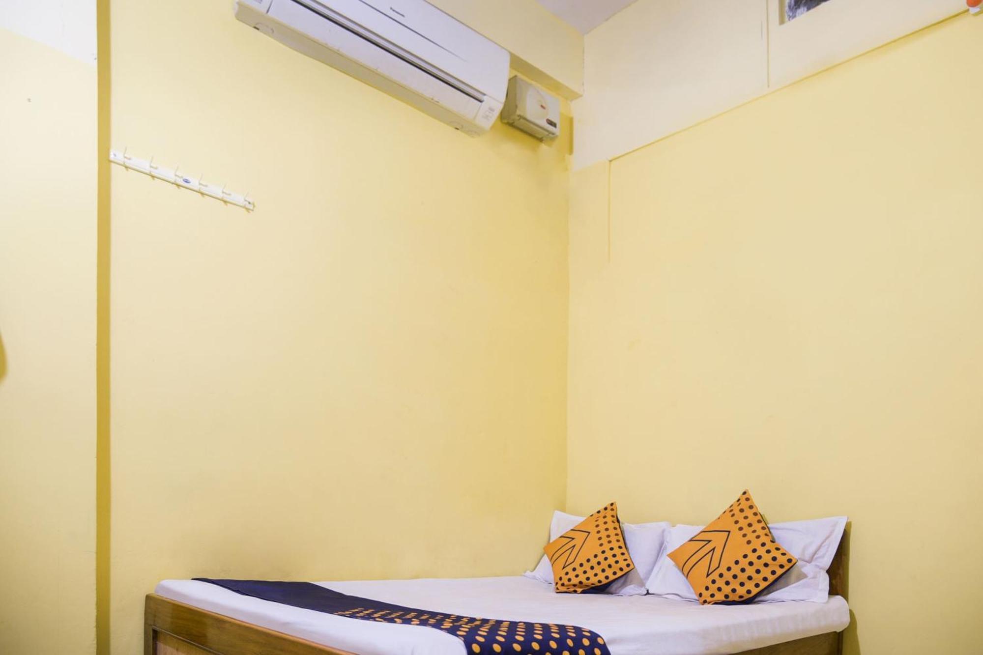 SPOT ON 76575 Tulsi Guest House Brahmapur Extérieur photo