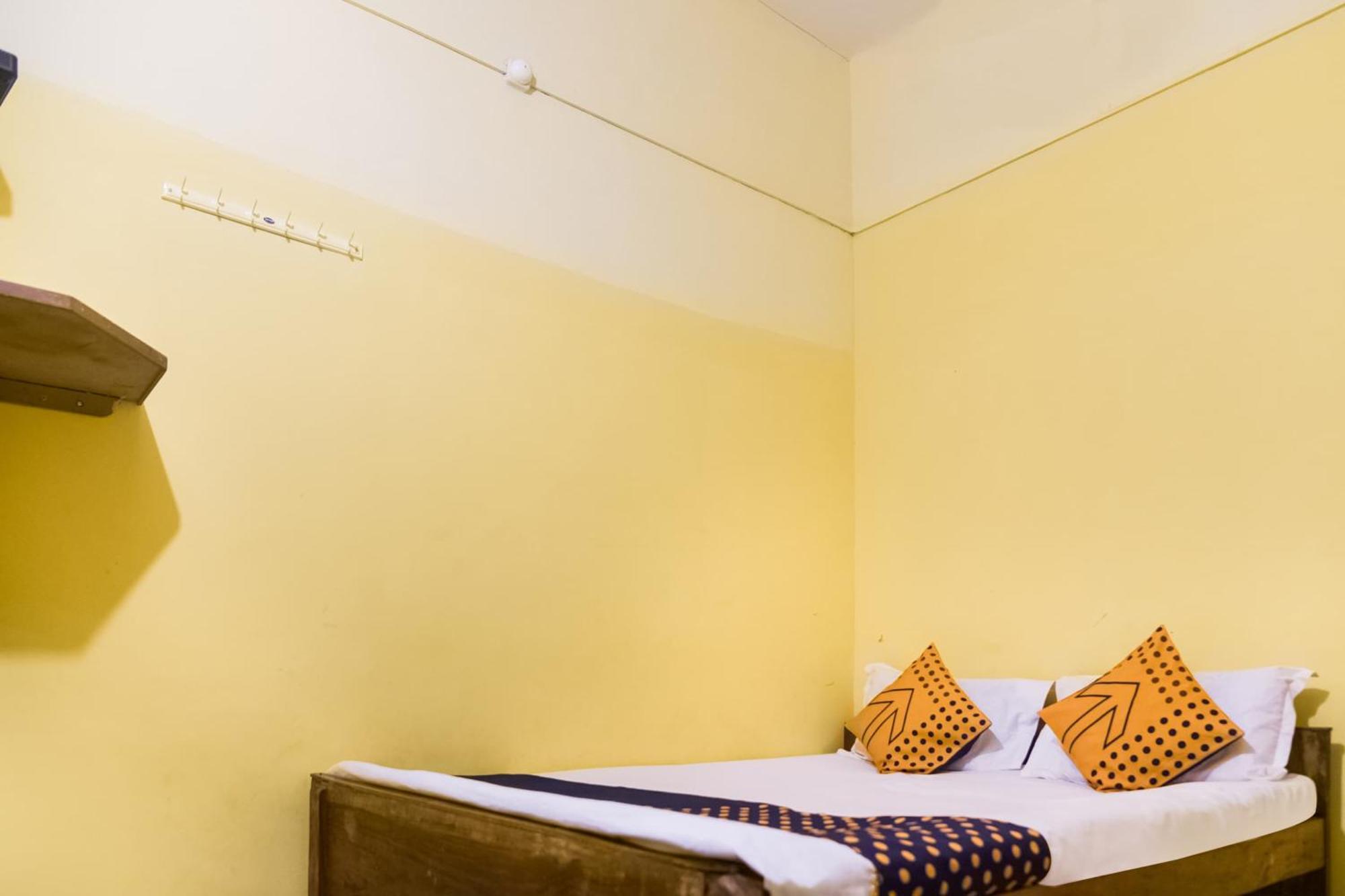 SPOT ON 76575 Tulsi Guest House Brahmapur Extérieur photo
