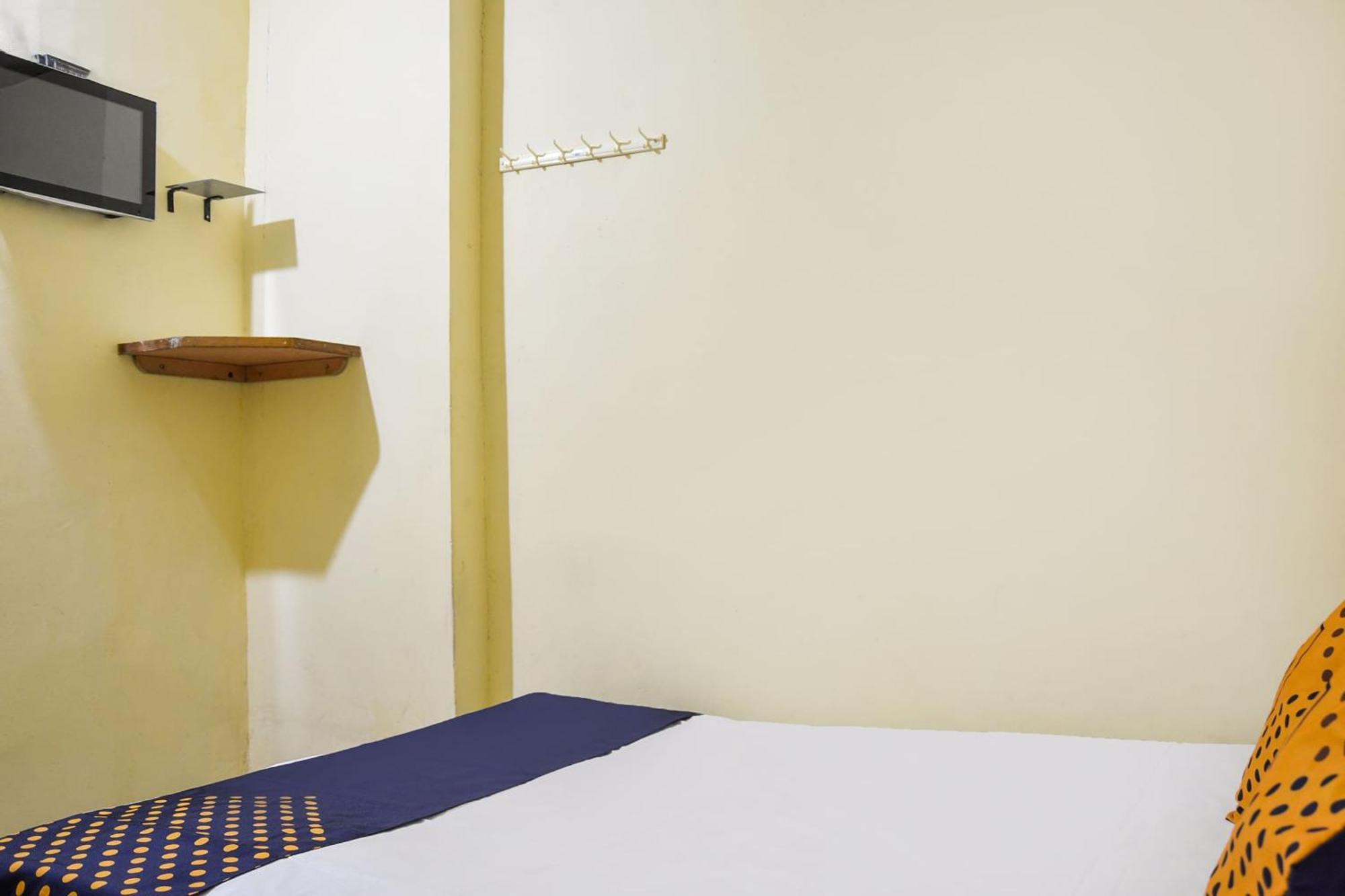 SPOT ON 76575 Tulsi Guest House Brahmapur Extérieur photo
