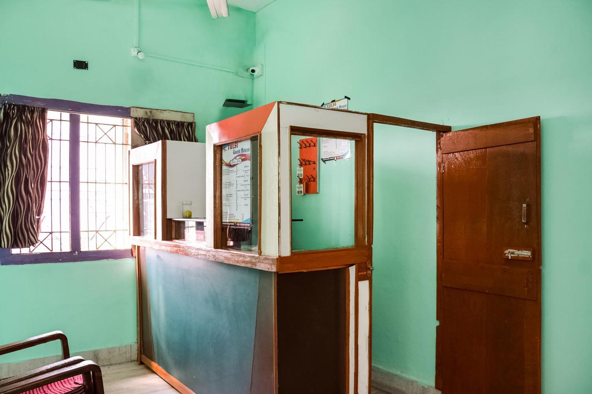 SPOT ON 76575 Tulsi Guest House Brahmapur Extérieur photo