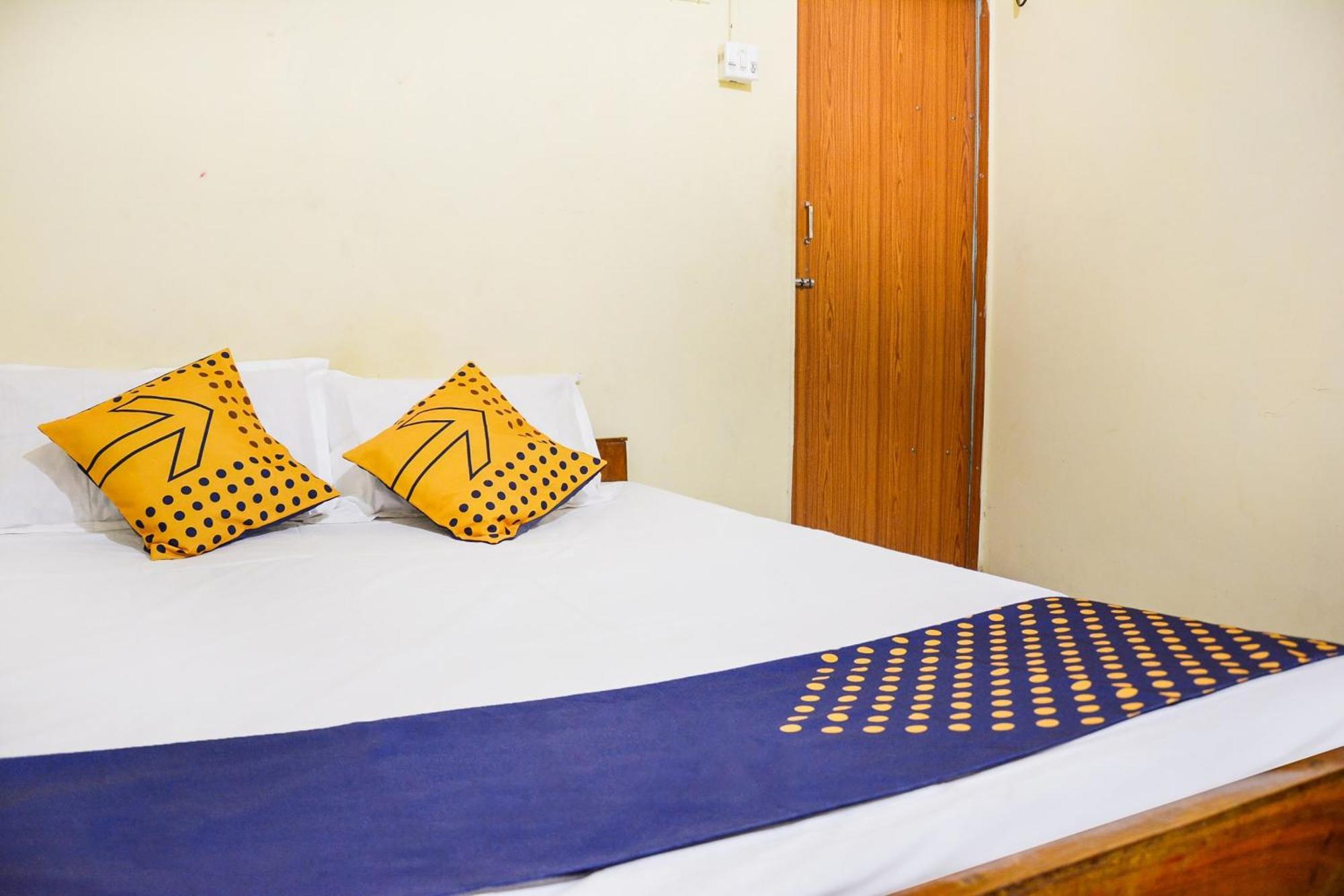 SPOT ON 76575 Tulsi Guest House Brahmapur Extérieur photo