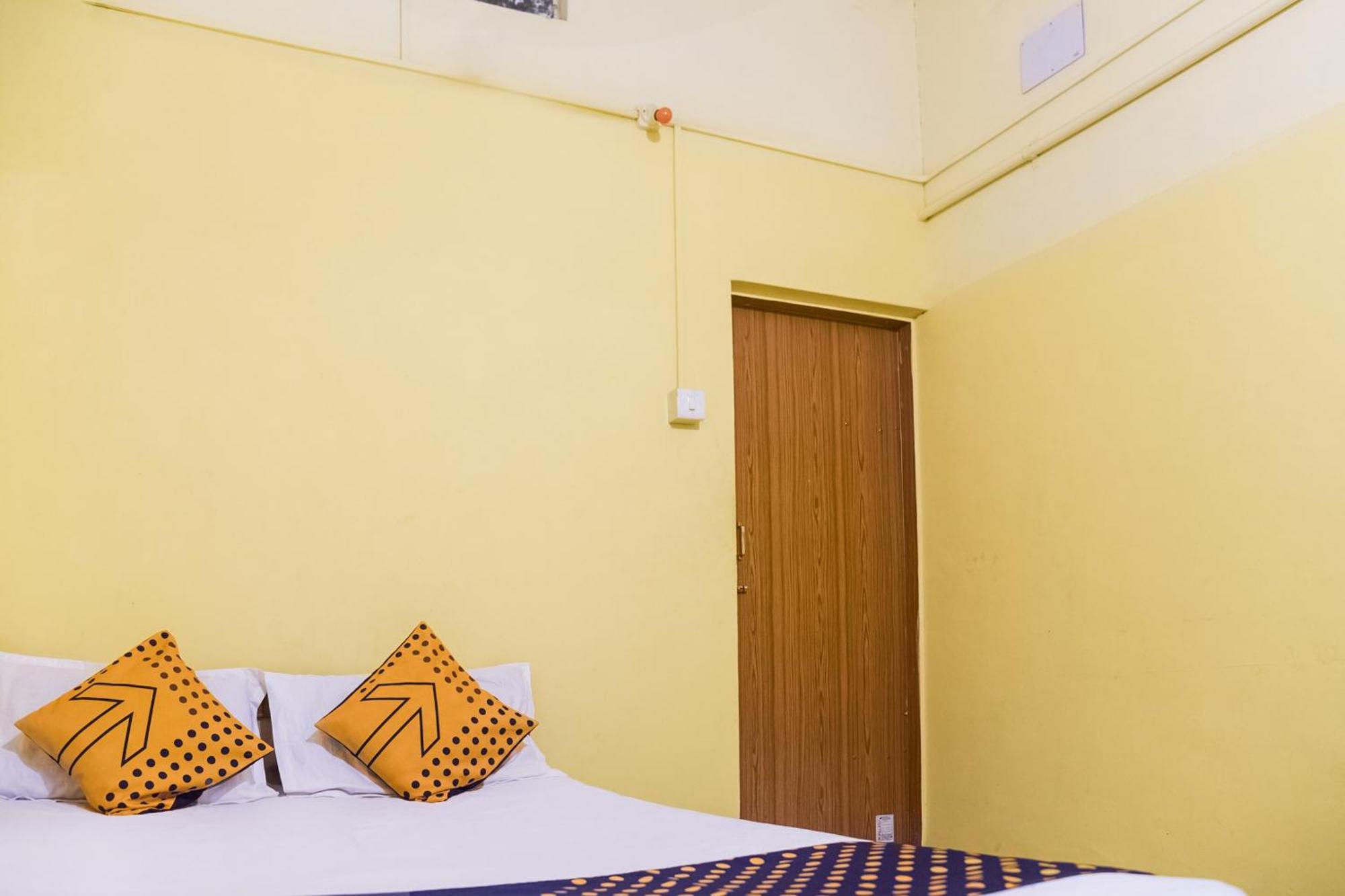 SPOT ON 76575 Tulsi Guest House Brahmapur Extérieur photo